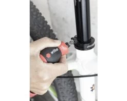 WIHA Schroevendraaier Stubby Met Bitmagazijn -Gereedschapsopslag DV 8 10394865 04 4c NL 20210121194651